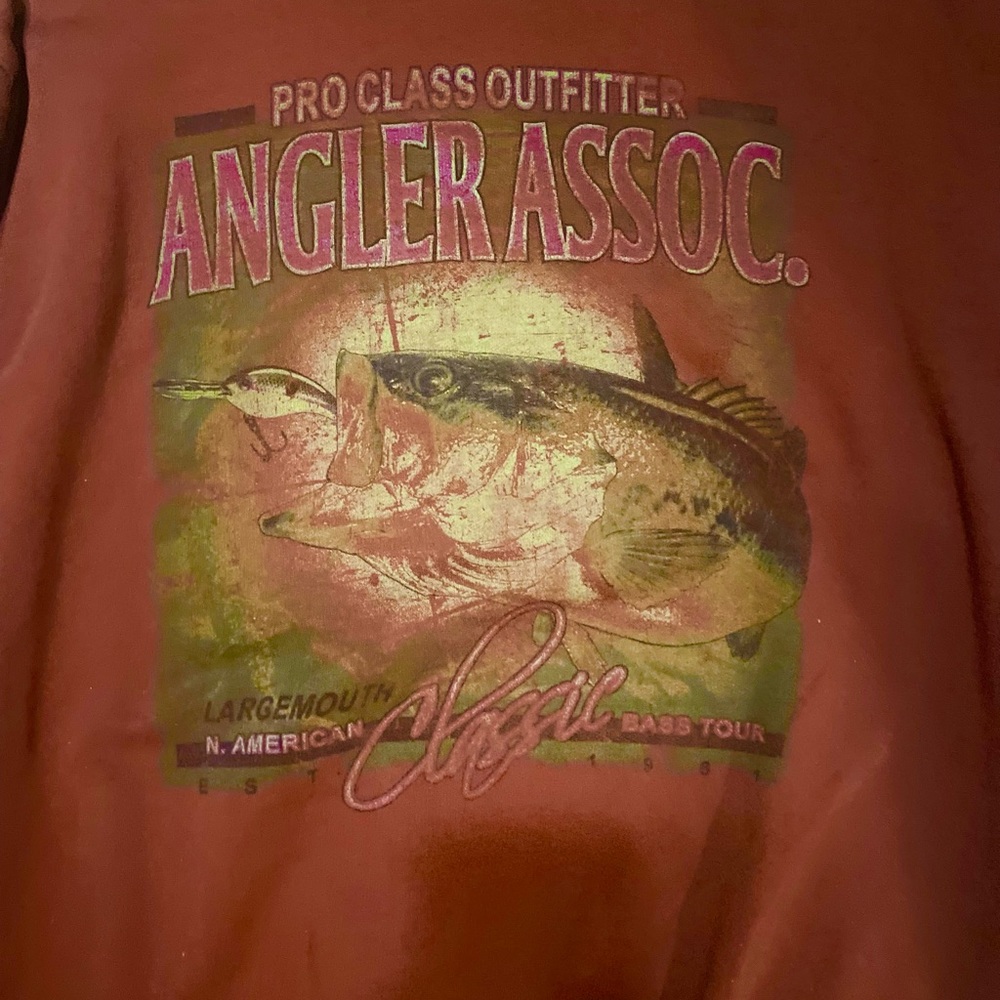 •Vintage Fish Graphic Sweater